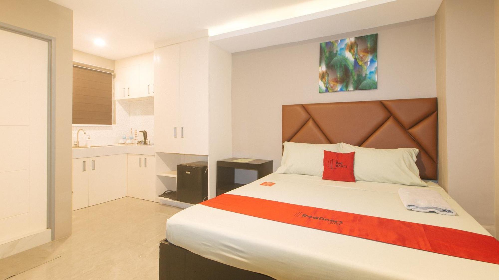 Reddoorz Plus At Seventy Five Inn Near Manila Airport Paranaque City Eksteriør bilde