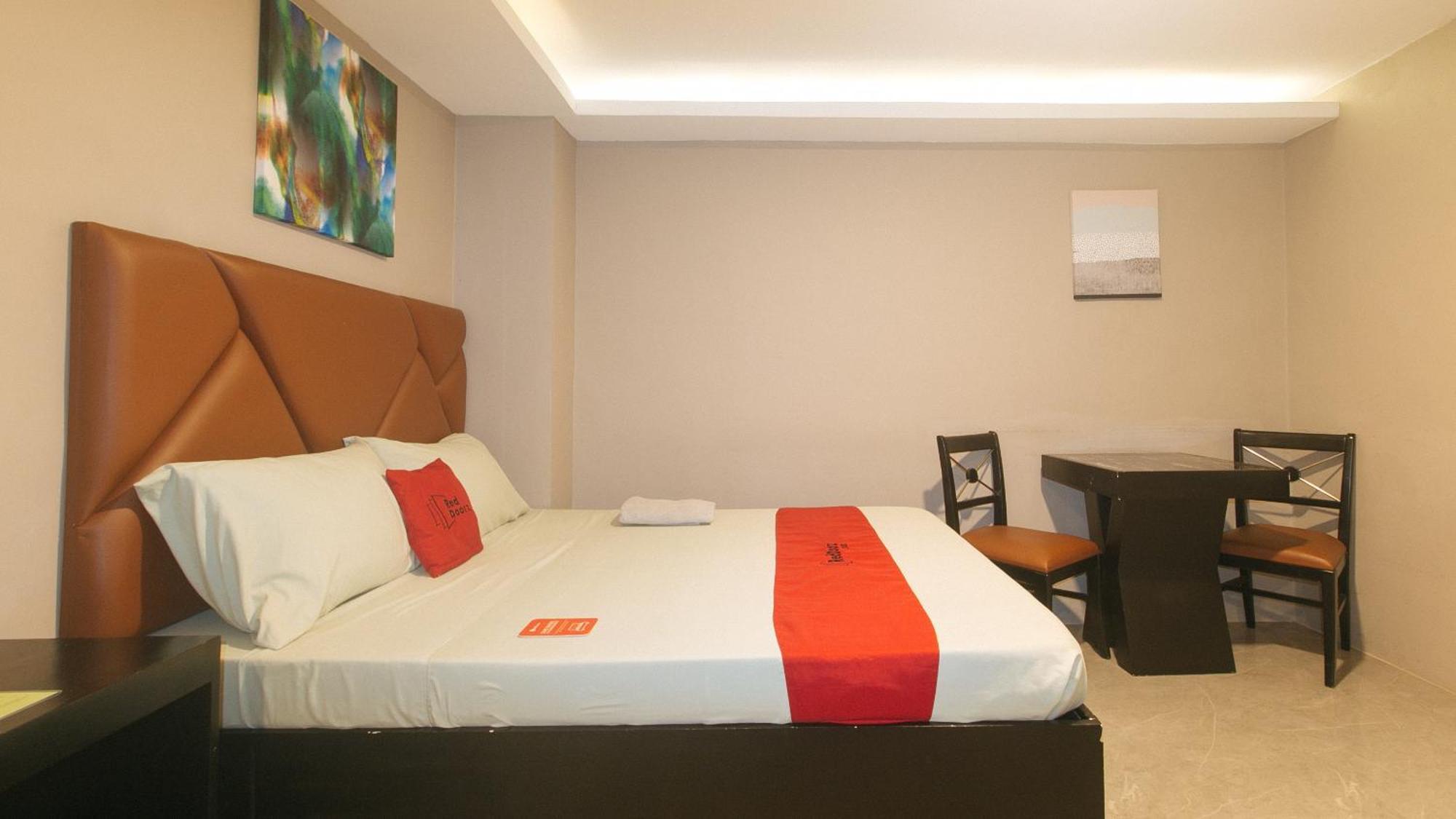 Reddoorz Plus At Seventy Five Inn Near Manila Airport Paranaque City Eksteriør bilde