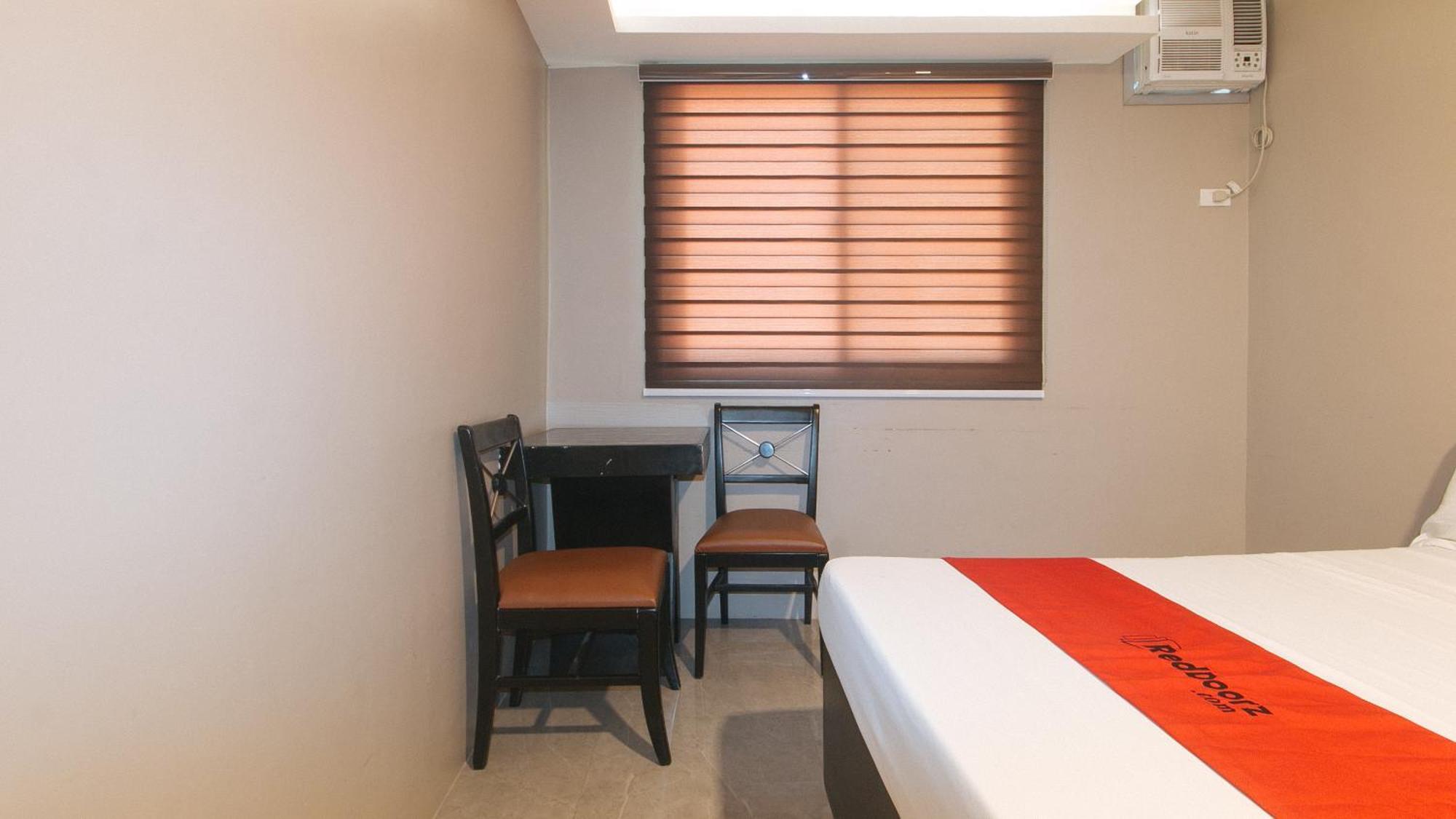 Reddoorz Plus At Seventy Five Inn Near Manila Airport Paranaque City Eksteriør bilde