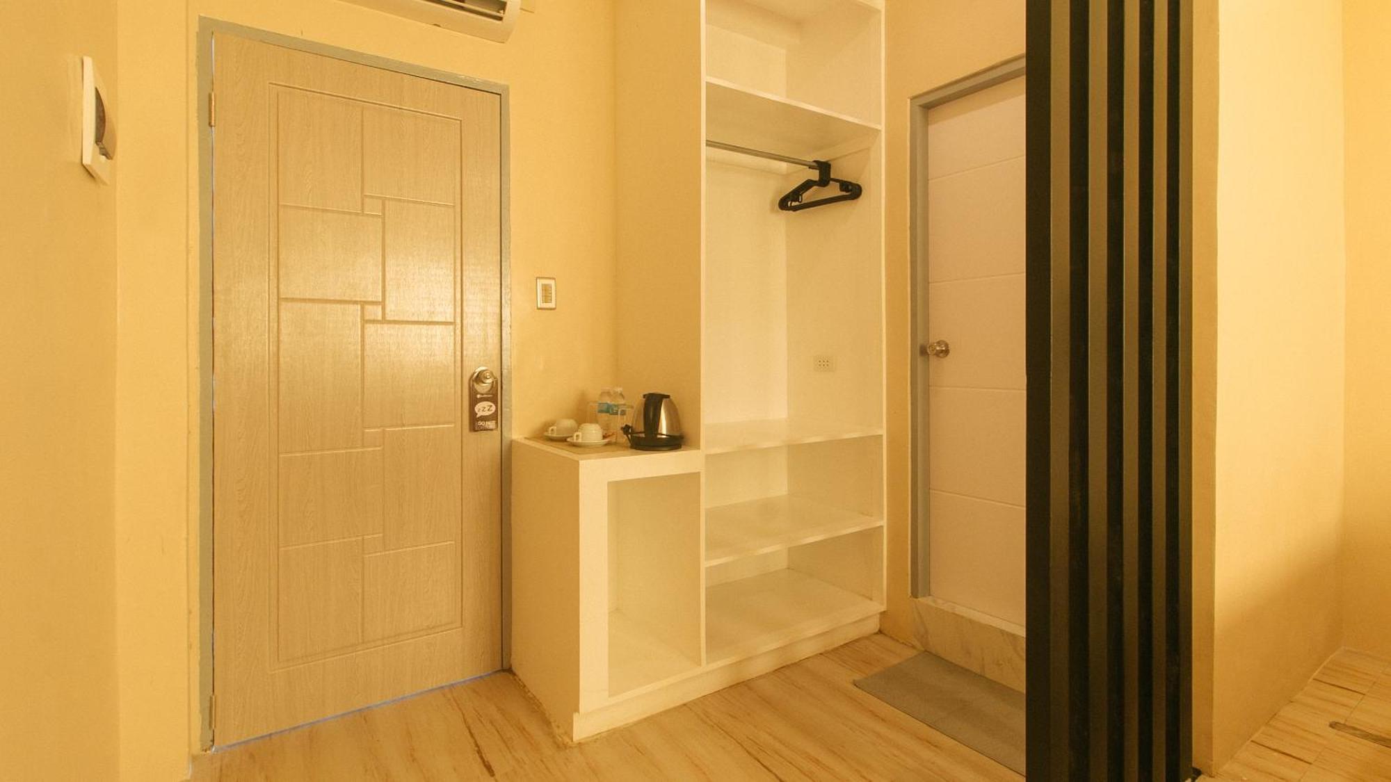 Reddoorz Plus At Seventy Five Inn Near Manila Airport Paranaque City Eksteriør bilde