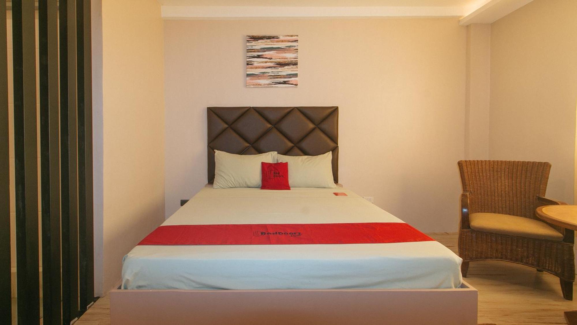 Reddoorz Plus At Seventy Five Inn Near Manila Airport Paranaque City Eksteriør bilde