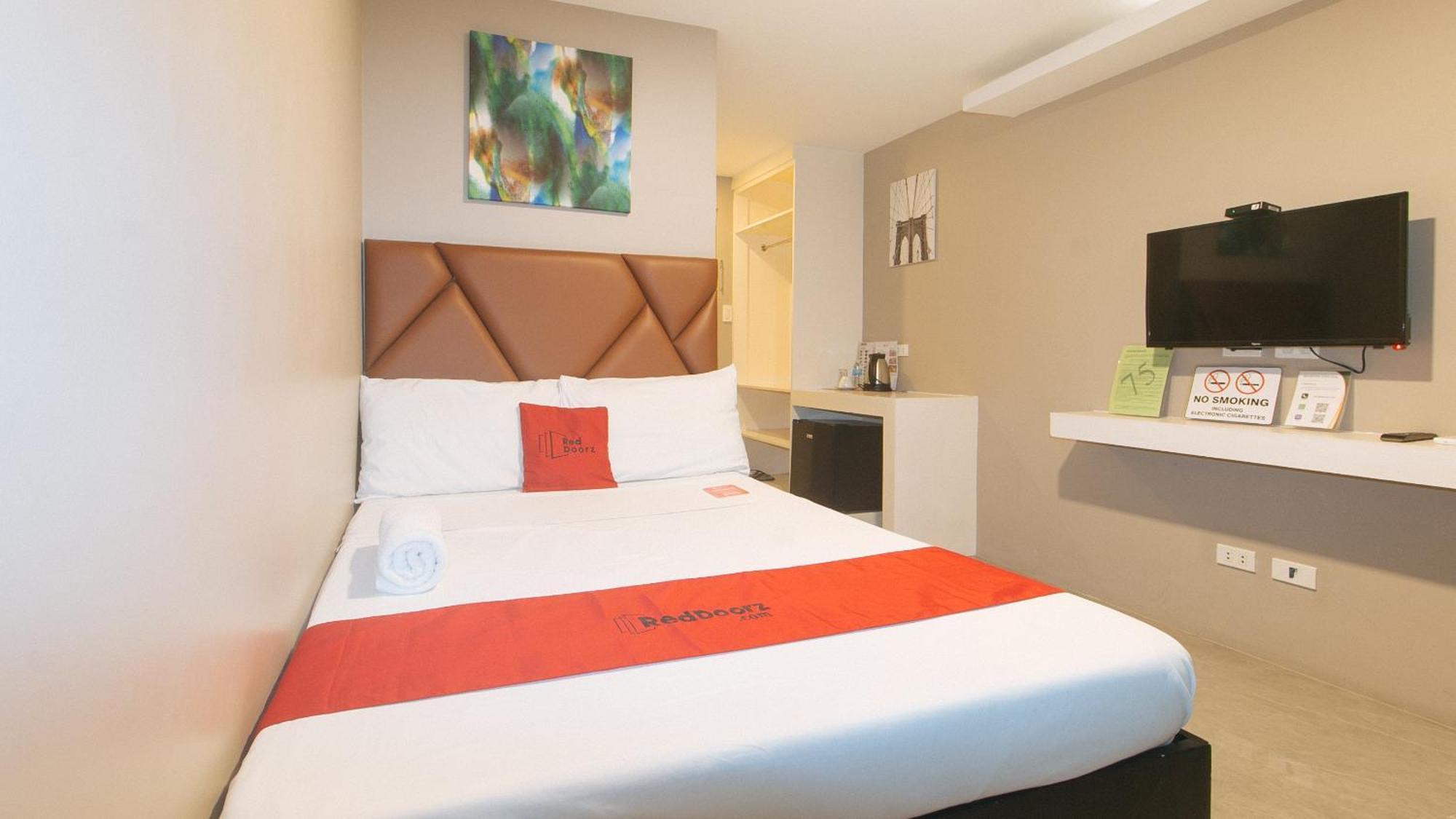 Reddoorz Plus At Seventy Five Inn Near Manila Airport Paranaque City Eksteriør bilde