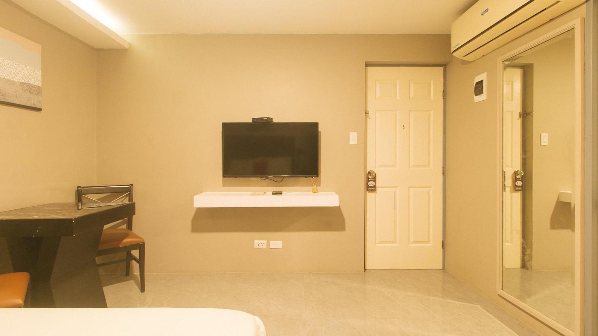 Reddoorz Plus At Seventy Five Inn Near Manila Airport Paranaque City Eksteriør bilde